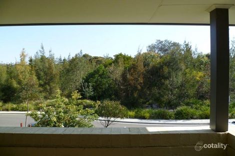 Property photo of 16 Honeyeater Grove Warriewood NSW 2102