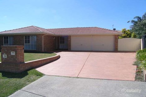 Property photo of 10 Bertrand Close Berwick VIC 3806