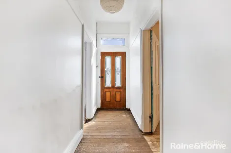 Property photo of 136 Seymour Street Bathurst NSW 2795