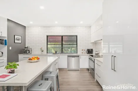 Property photo of 28 Pascali Crescent Eatons Hill QLD 4037