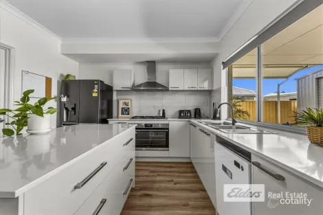 Property photo of 12 Beaufort Loop Millbridge WA 6232