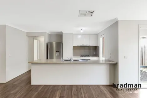 Property photo of 16 Treeviolet Lane Wallan VIC 3756