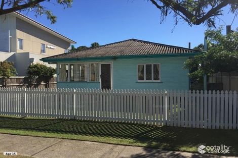 Property photo of 4 Ahern Street Labrador QLD 4215