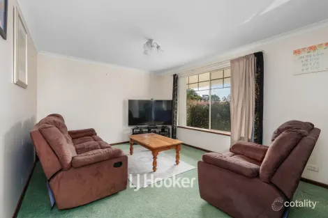 Property photo of 6 Protea Pass Glen Iris WA 6230