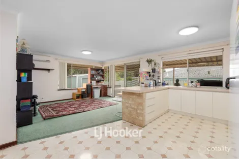 Property photo of 6 Protea Pass Glen Iris WA 6230
