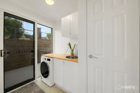 Property photo of 12 Hill Crescent West Gladstone QLD 4680