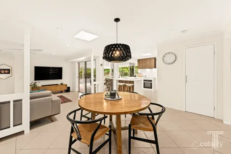 Property photo of 3 Mannersley Street Carindale QLD 4152