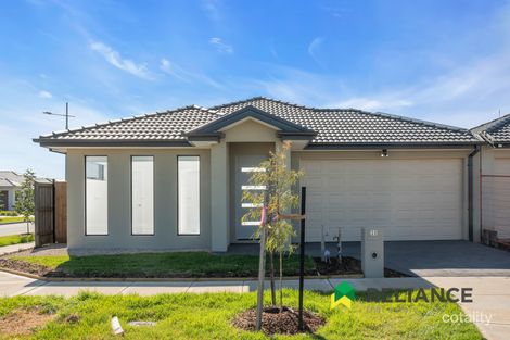 30 Palmdale Cres, Mambourin, VIC 3024
