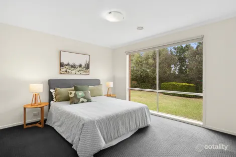 Property photo of 8 Daly Boulevard Highton VIC 3216