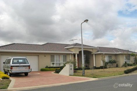 7 Anita Ct, Taylors Lakes, VIC 3038