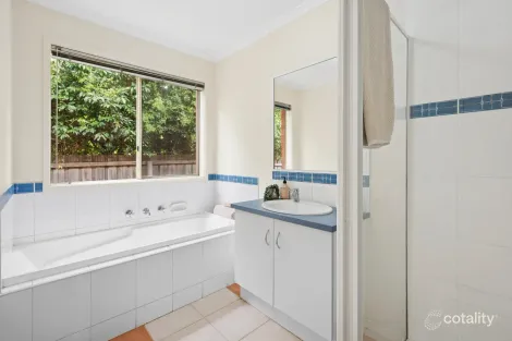 Property photo of 8 Daly Boulevard Highton VIC 3216