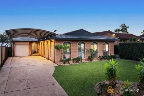 Property photo of 2 Topaz Place Bossley Park NSW 2176