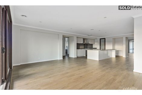 Property photo of 13 Copabella Circuit Clyde North VIC 3978