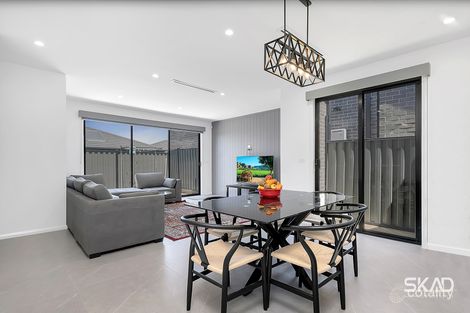 Property photo of 76 Gossia Avenue Craigieburn VIC 3064