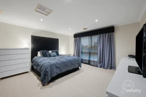 Property photo of 33 Perry Street Mernda VIC 3754