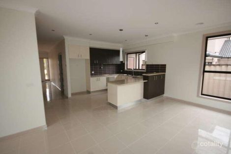 Property photo of 8 Saronvale Crescent Hillside VIC 3037