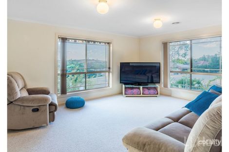 Property photo of 2 English Grove Jerrabomberra NSW 2619