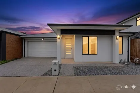 Property photo of 17 Shaddock Street Tarneit VIC 3029
