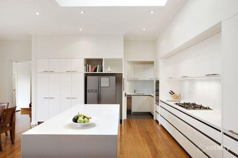 Property photo of 13 Aisbett Avenue Camberwell VIC 3124