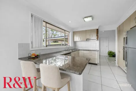 Property photo of 8 Swallow Place Ingleburn NSW 2565