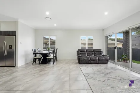 Property photo of 21A Larien Crescent Birrong NSW 2143