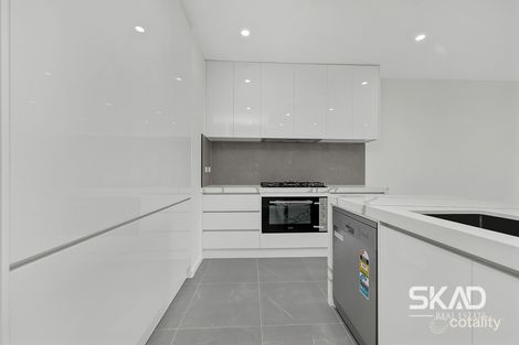 Property photo of 31 Roseneath Way Mickleham VIC 3064