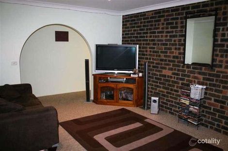 Property photo of 11 Alverstoke Close Bomaderry NSW 2541