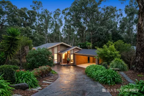 Property photo of 21 Balmoral Circuit Eltham VIC 3095