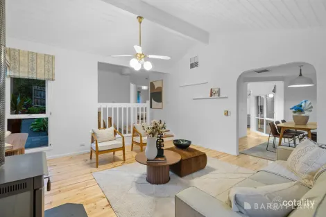 Property photo of 21 Balmoral Circuit Eltham VIC 3095