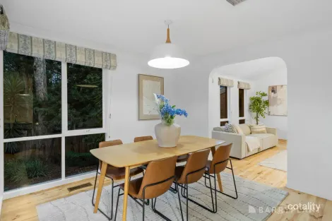 Property photo of 21 Balmoral Circuit Eltham VIC 3095