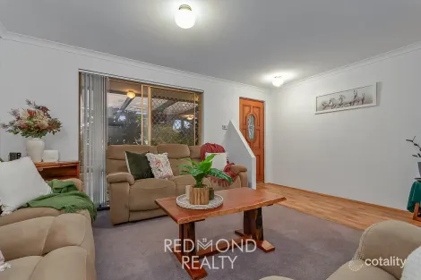 Property photo of 8 Veros Place Marangaroo WA 6064