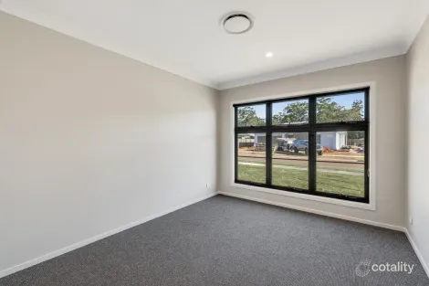 Property photo of 4 Mirambeena Drive Highfields QLD 4352