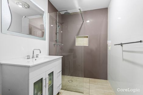 Property photo of 19 Fraser Crescent Albion Park NSW 2527