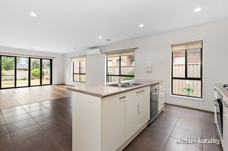 Property photo of 42 Creekstone Drive Alfredton VIC 3350