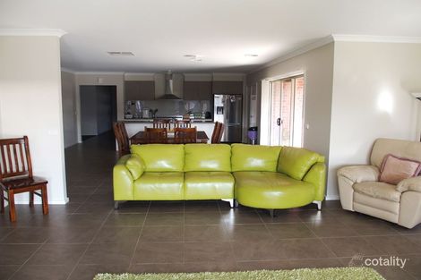 Property photo of 3 Maple Circuit Wangaratta VIC 3677