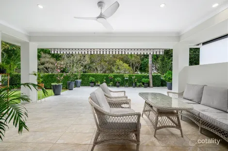 9114 Peter Senior Dr, Hope Island, QLD 4212