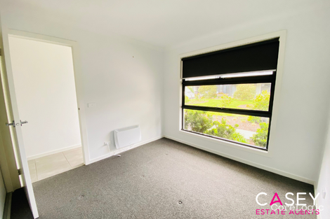 Property photo of 17 Cassius Circuit Cranbourne North VIC 3977