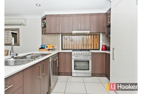 Property photo of 33 Kondalilla Place Fitzgibbon QLD 4018