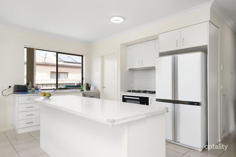 Property photo of 10 Hiddick Road Point Cook VIC 3030