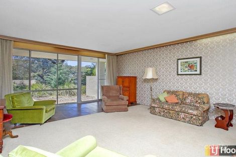 Property photo of 17 Woodger Parade Karabar NSW 2620
