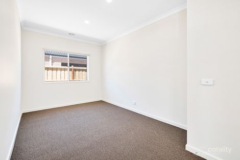 Property photo of 52 Cultivation Circuit Clyde VIC 3978
