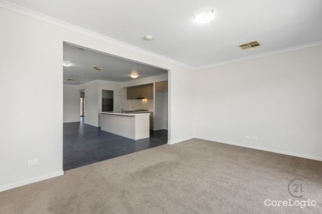 Property photo of 10 Ostend Crescent Point Cook VIC 3030