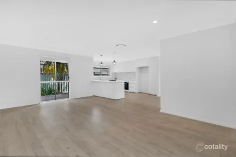 Property photo of 4 Snead Court Parkwood QLD 4214