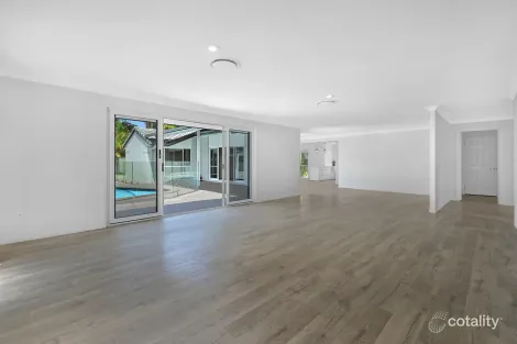 Property photo of 4 Snead Court Parkwood QLD 4214