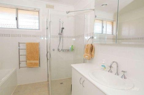 Property photo of 8 Bridgewater Drive Dingley Village VIC 3172