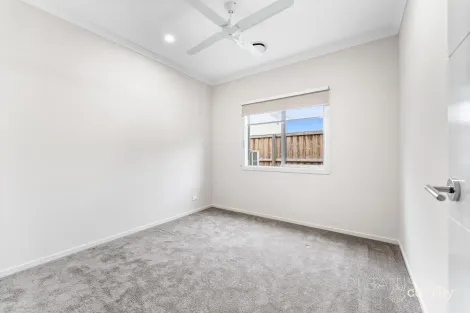 Property photo of 74 Eastside Boulevard Donnybrook VIC 3064