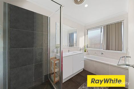 Property photo of 70 Summerview Avenue Yarrabilba QLD 4207