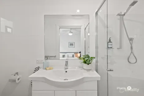 Property photo of 2/11 Stephens Street Morningside QLD 4170