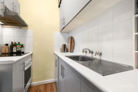 Property photo of 10/30 Oak Grove Malvern East VIC 3145