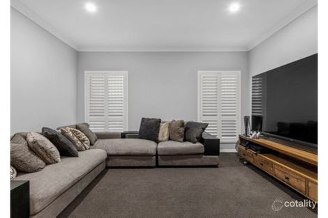 Property photo of 21 Fig Tree Close Mackenzie QLD 4156